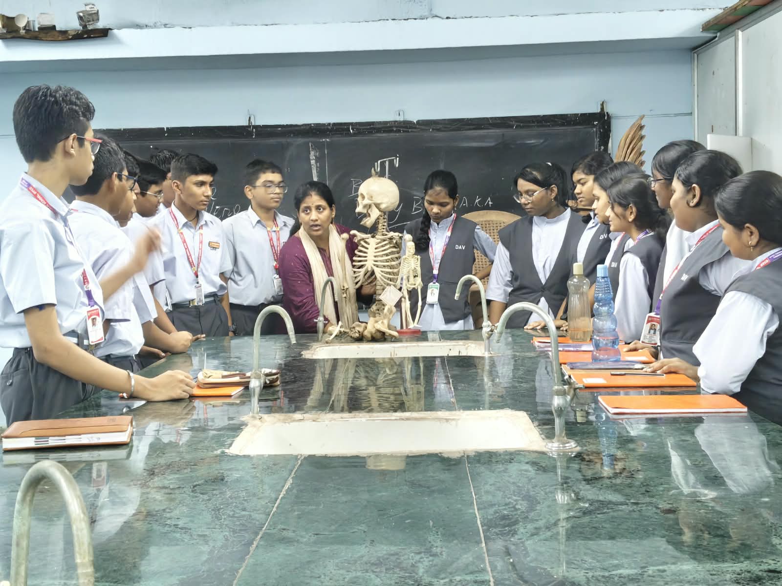 BIOLOGY LAB